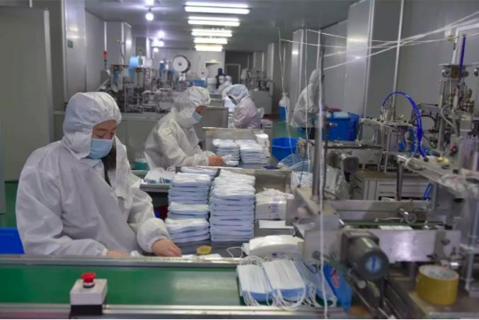 江西進賢19家醫(yī)用口罩企業(yè)提前復產 日產46萬只馳援抗疫一線